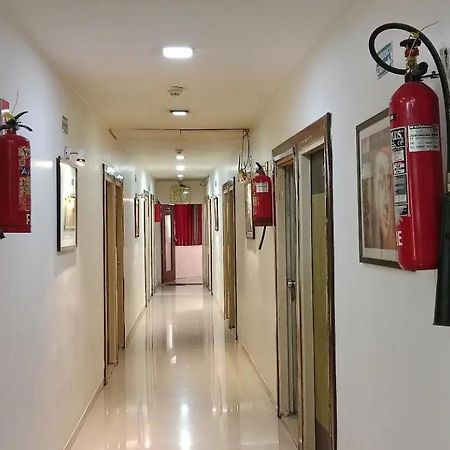 Hotel Royal Apple Ahmadábád Kültér fotó