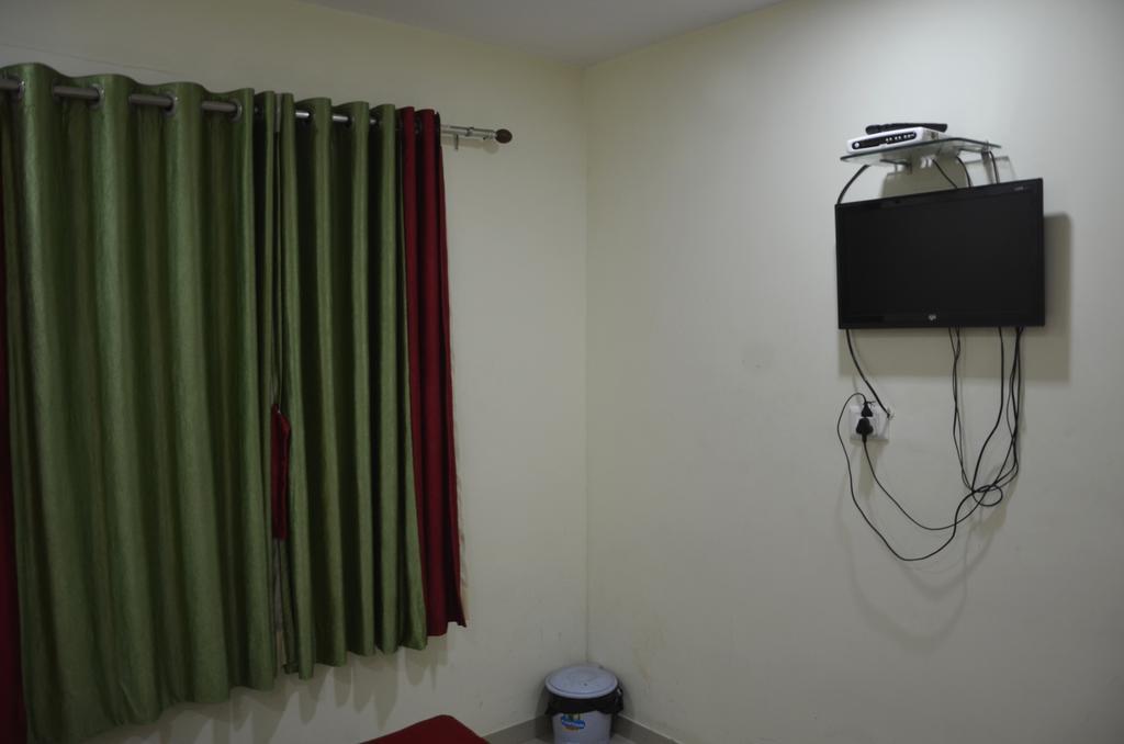 Hotel Royal Apple Ahmadábád Szoba fotó